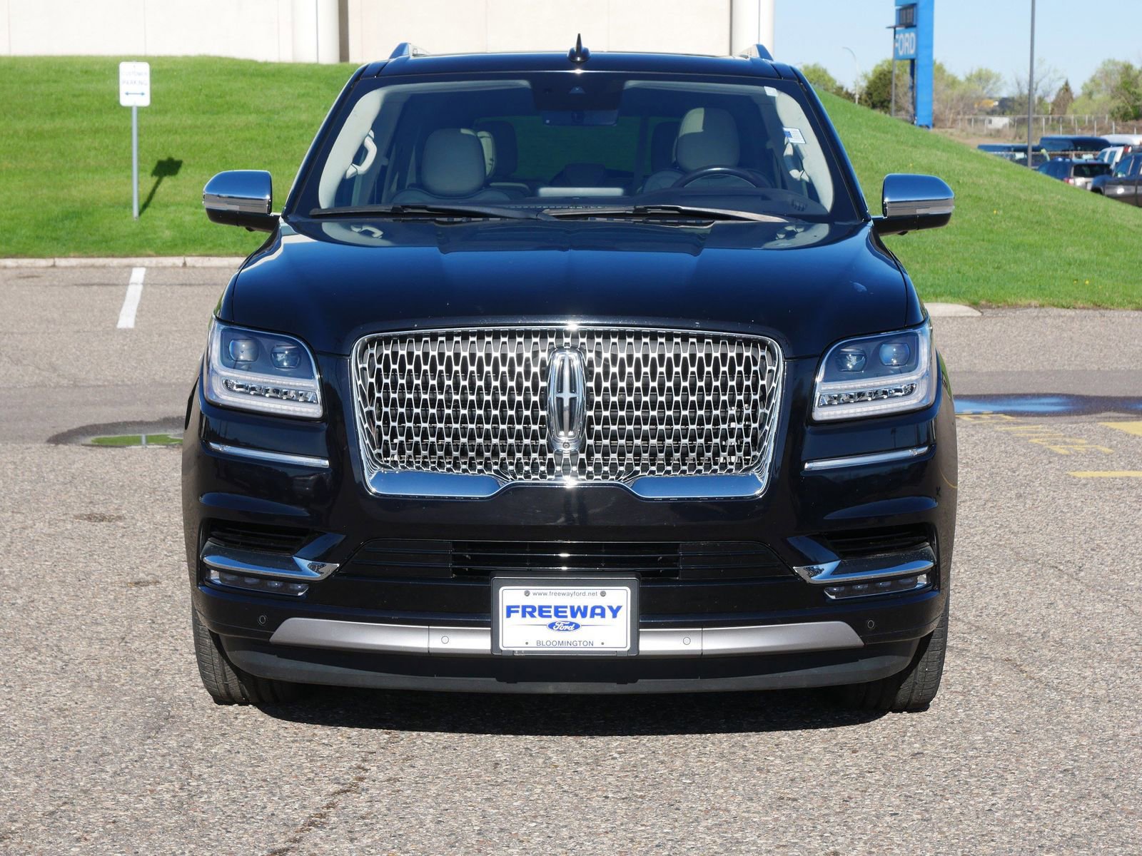 Used 2020 Lincoln Navigator Black Label w/ Cargo Convenience Package AWD/4WD image 11