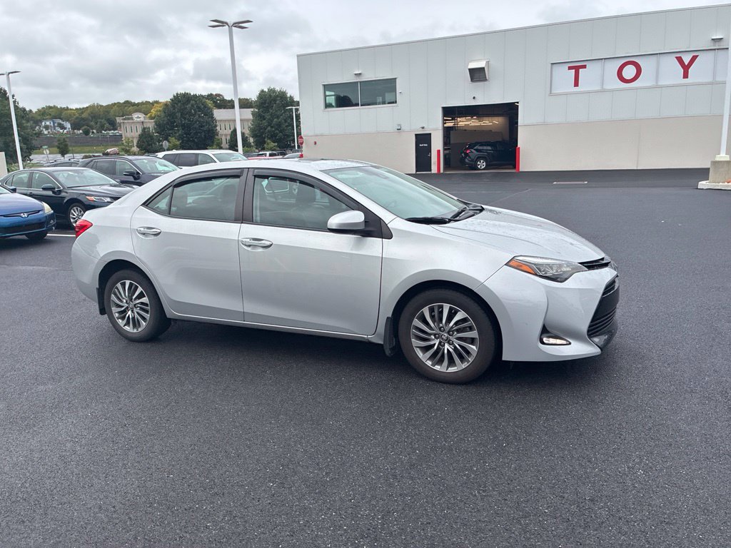 Used 2017 Toyota Corolla XLE w/ Carpet Mat Package (TMS) FWD image 4