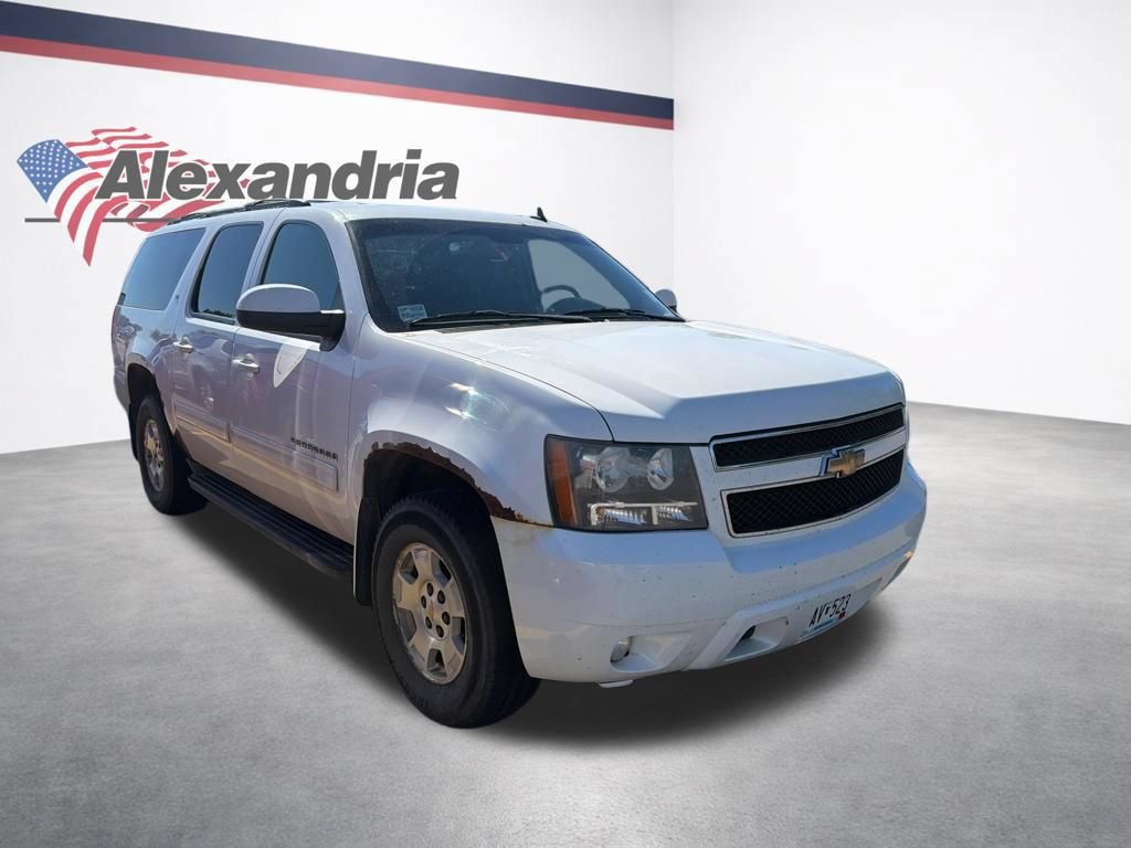 Used 2009 Chevrolet Suburban LT w/ Luxury Package AWD/4WD image 3