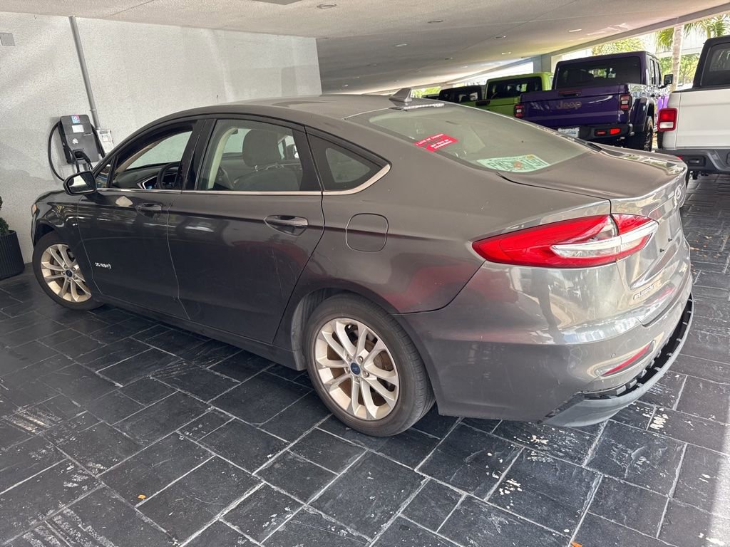 Used 2019 Ford Fusion SE image 4