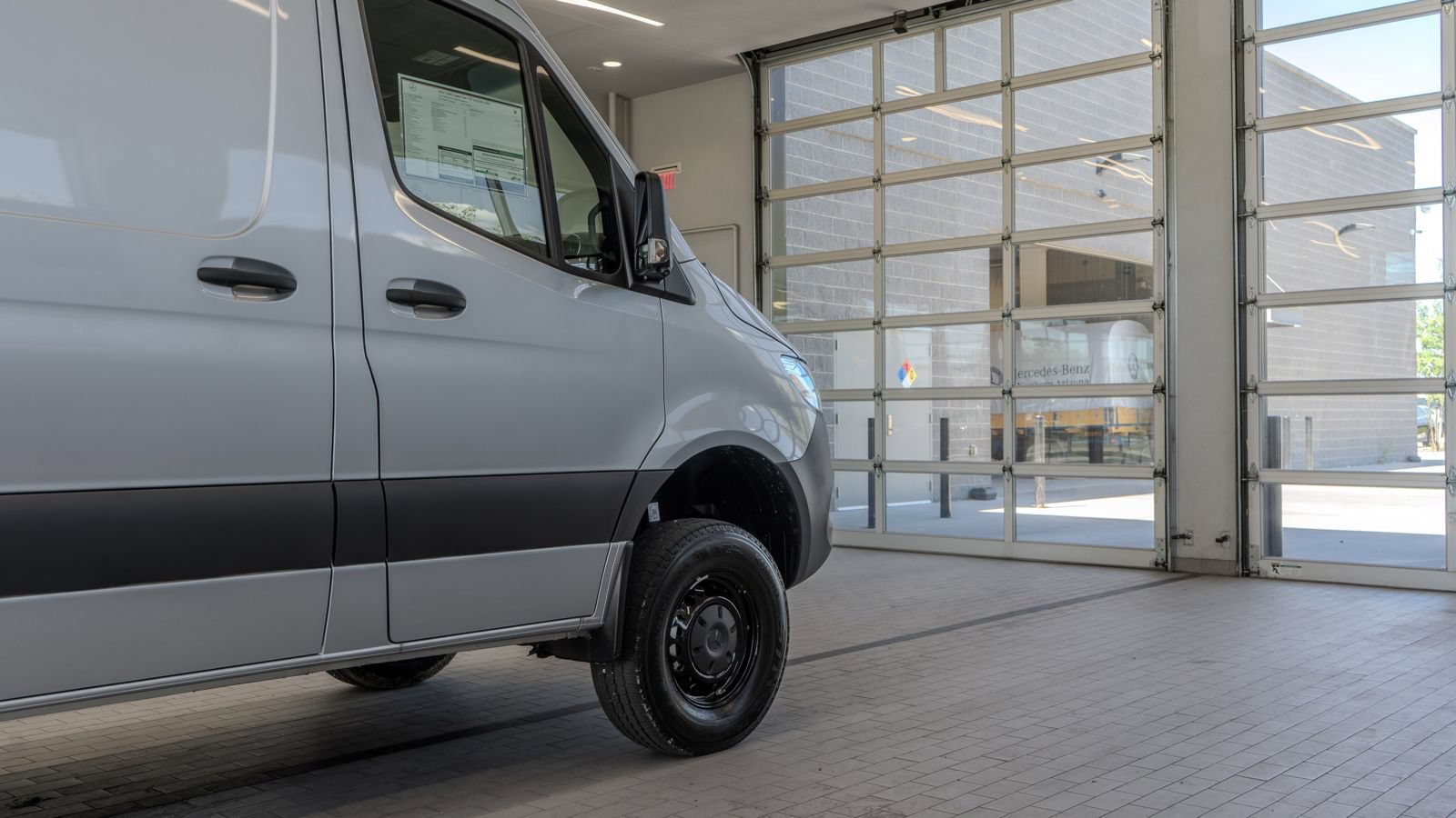 Used 2025 Mercedes-Benz Sprinter 2500 image 30