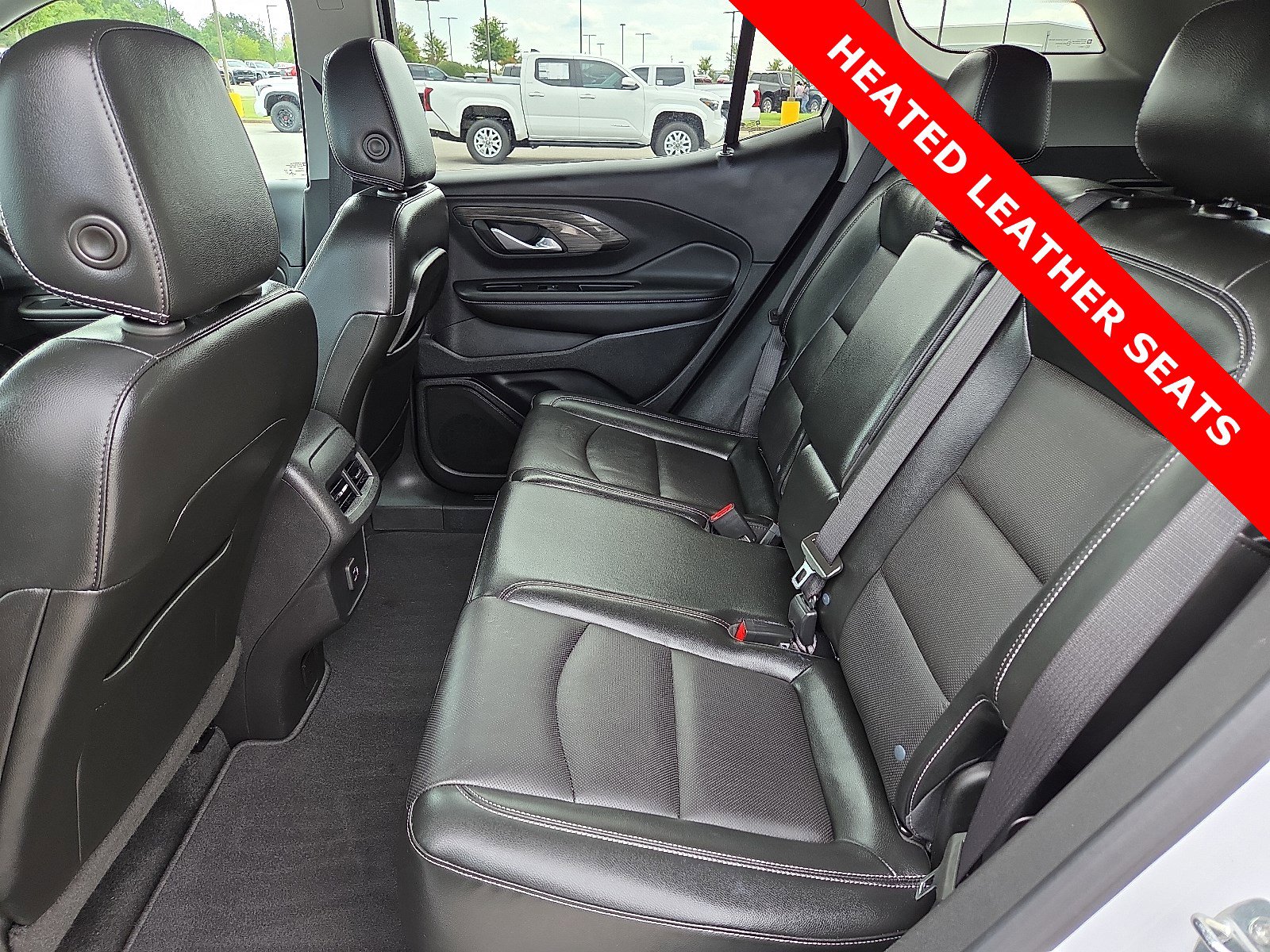 Used 2022 GMC Terrain SLT w/ Tech Package image 9