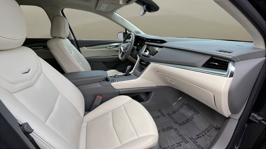 Used 2023 Cadillac XT5 Premium Luxury w/ LPO, Floor Liner Package image 10