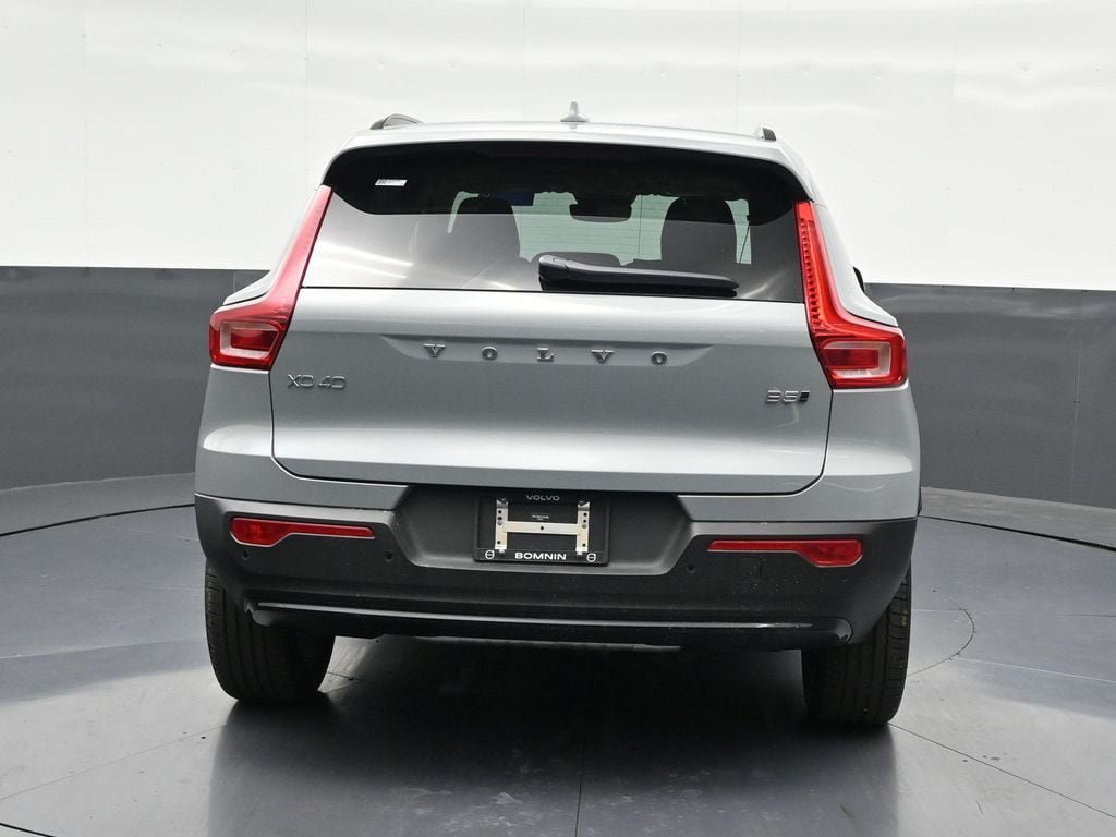 New 2026 Volvo XC40 B5 Plus w/ Protection Package Premier AWD/4WD image 4