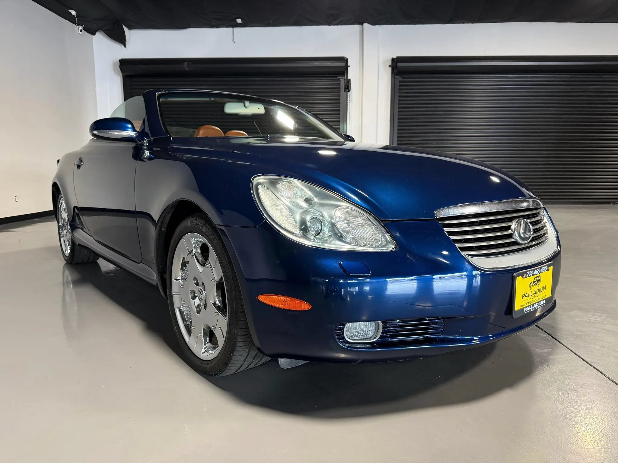 Used 2004 Lexus SC 430 Convertible RWD image 3