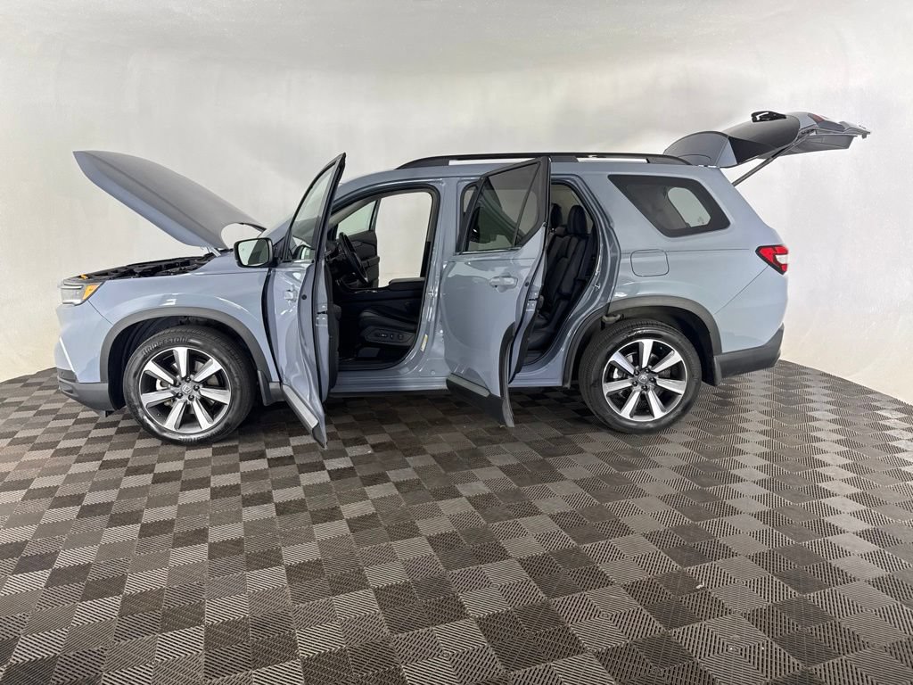 Certified 2023 Honda Pilot Touring image 10