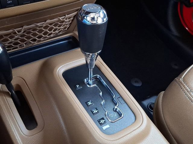 Used 2015 Jeep Wrangler Unlimited Sahara w/ Connectivity Group image 16