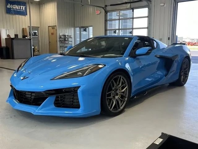 Used 2025 Chevrolet Corvette Z06 RWD image 7