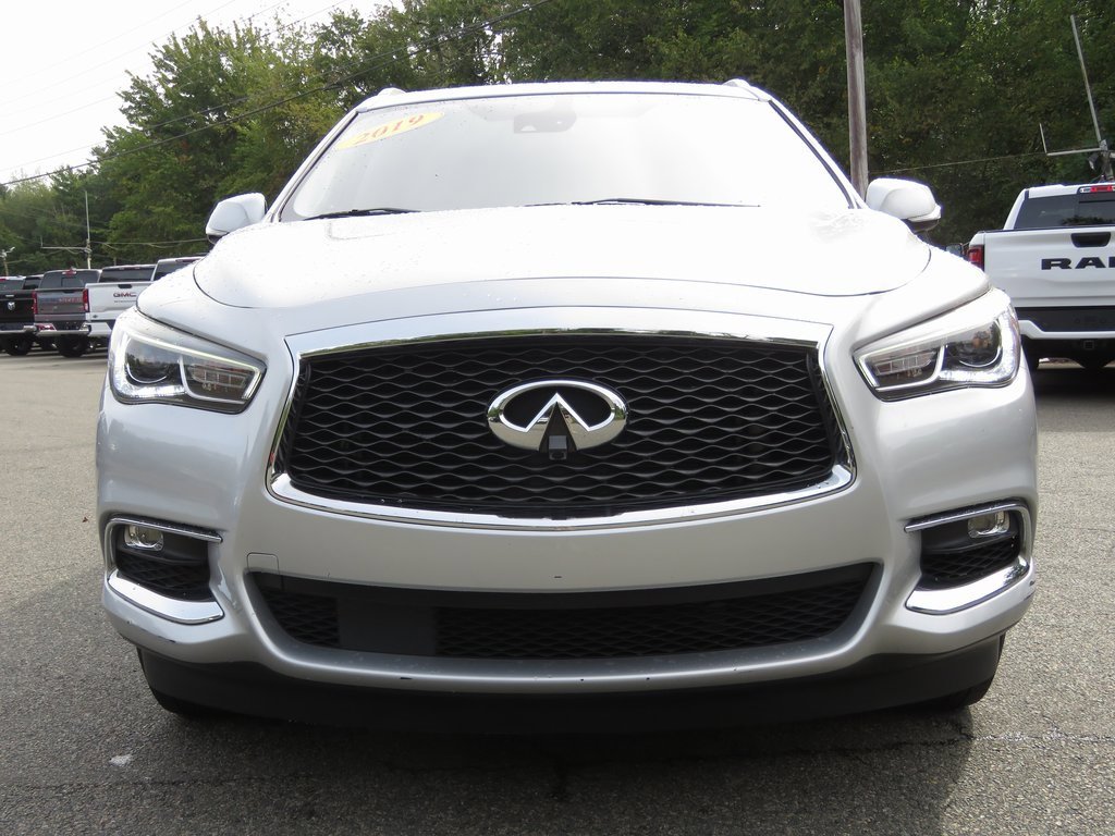Used 2019 INFINITI QX60 Luxe w/ Essential Package image 3