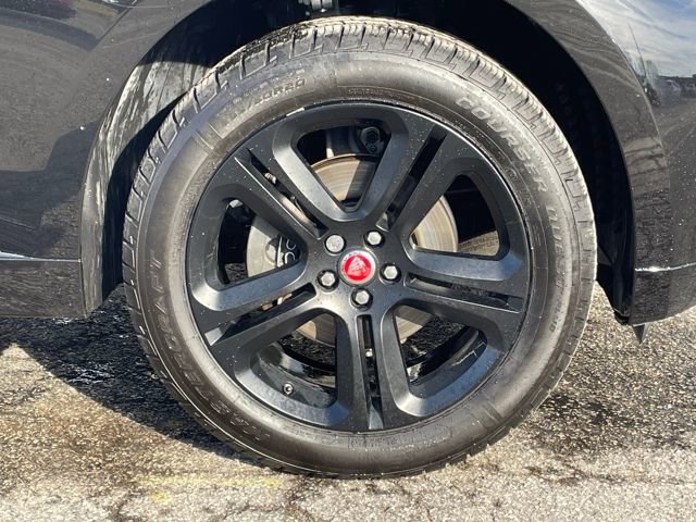 Used 2019 Jaguar F-PACE R-Sport image 3