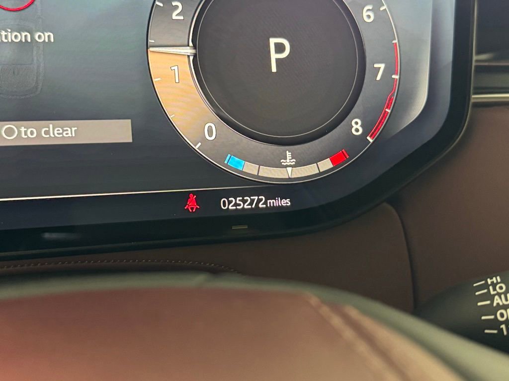 Used 2024 Land Rover Range Rover Autobiography image 18