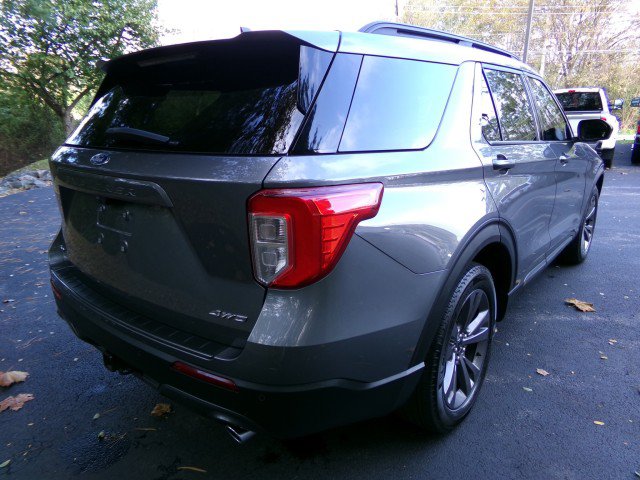 Certified 2024 Ford Explorer XLT w/ Equipment Group 202A AWD/4WD image 9