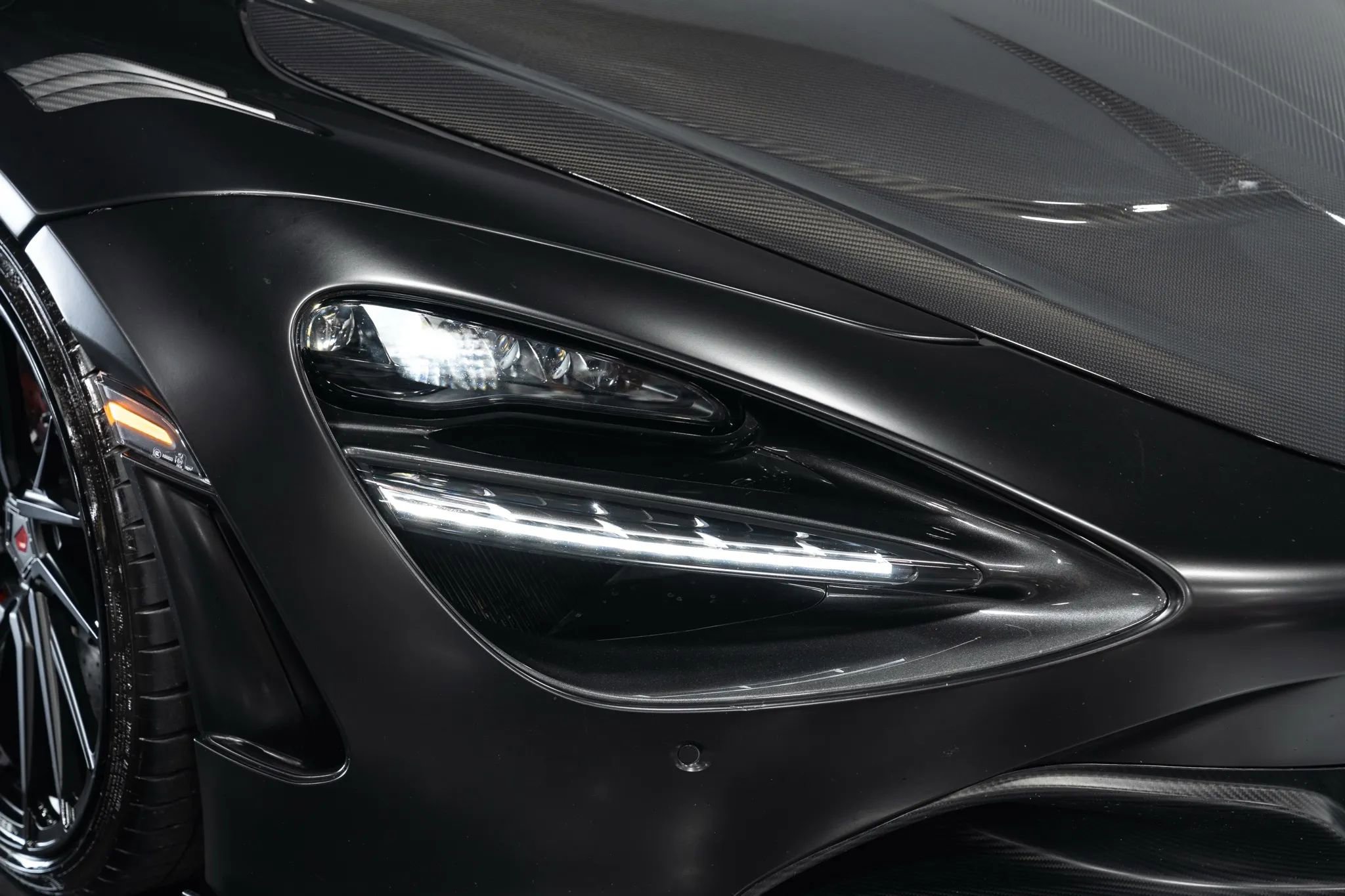 Used 2018 McLaren 720S image 4