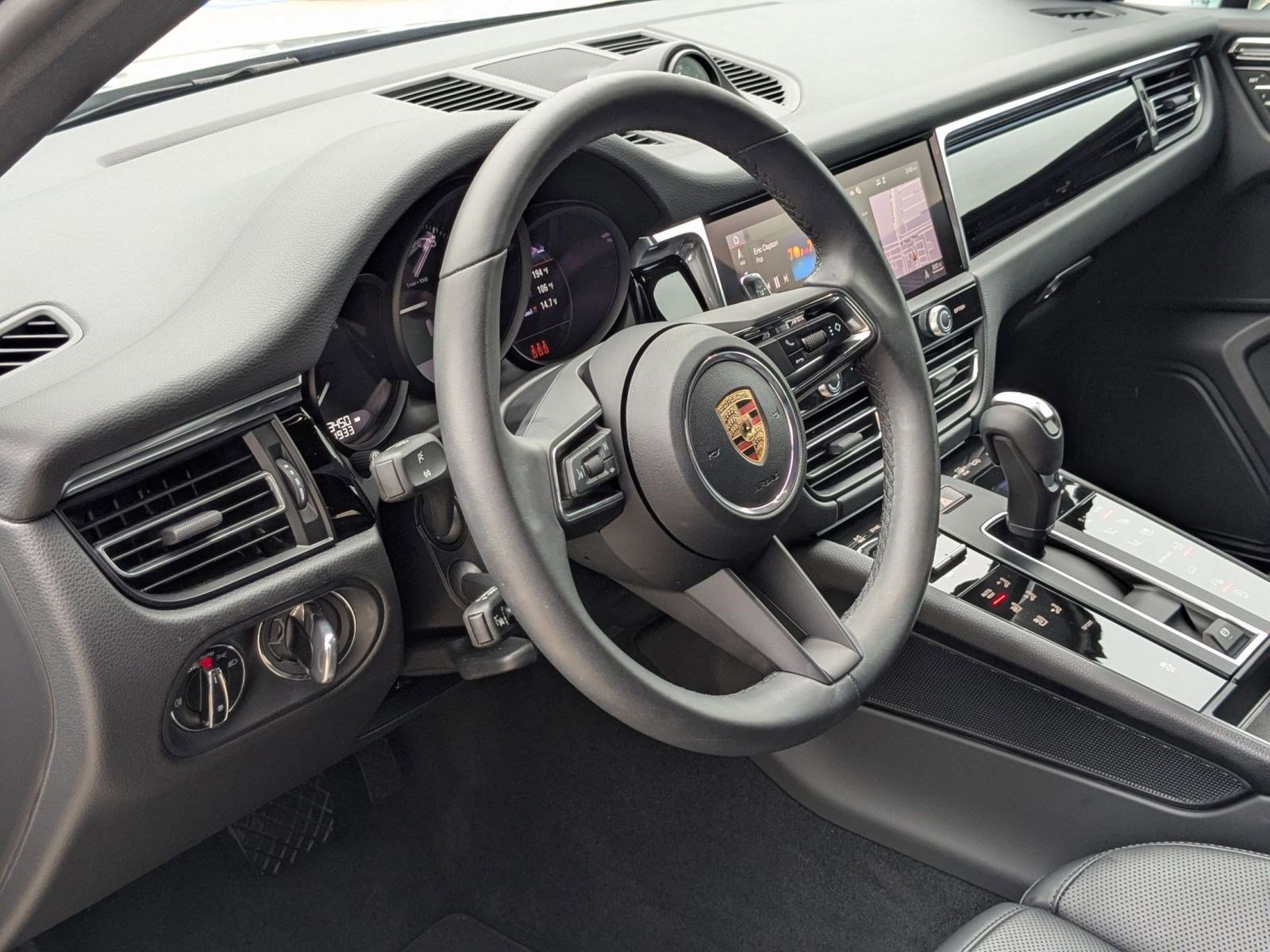 Certified 2026 Porsche Macan AWD/4WD video 4