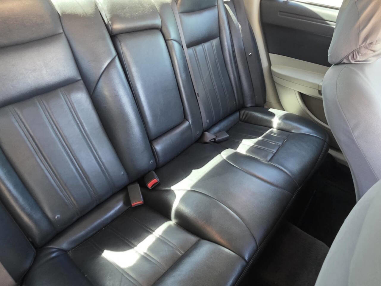 Used 2005 Chrysler 300 image 10