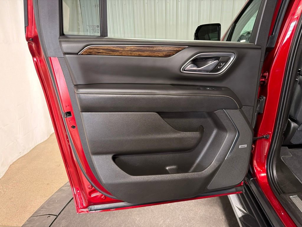 Certified 2021 Chevrolet Suburban Premier w/ Premium Package AWD/4WD image 17
