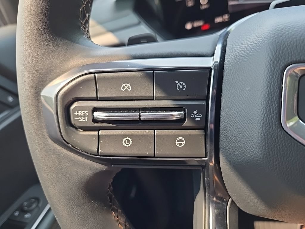 Used 2025 GMC Acadia AT4 w/ Super Cruise Package AWD/4WD image 19