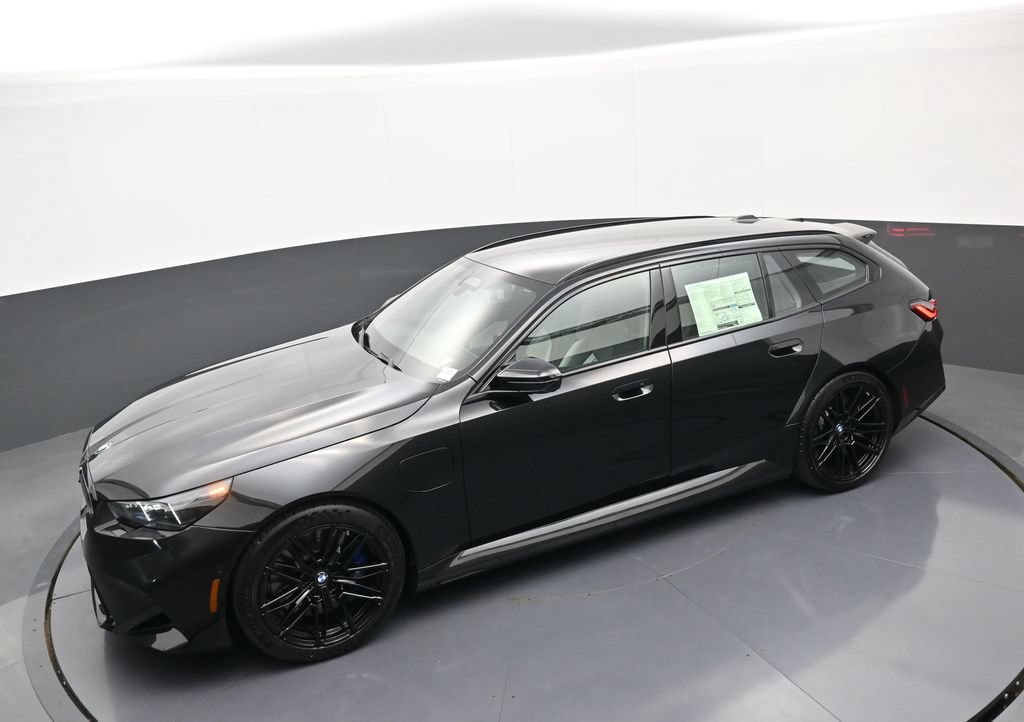 New 2027 BMW M5 Touring AWD/4WD image 33