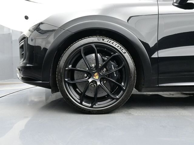 Certified 2022 Porsche Cayenne Turbo GT image 6