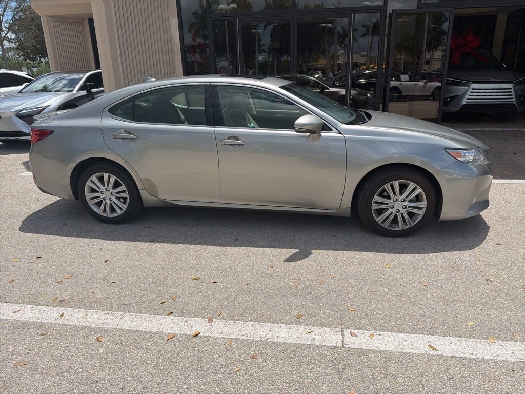 Used 2015 Lexus ES 350 w/ Premium Package image 3
