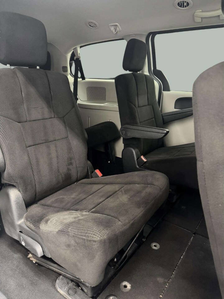 Used 2013 Dodge Grand Caravan SE image 8