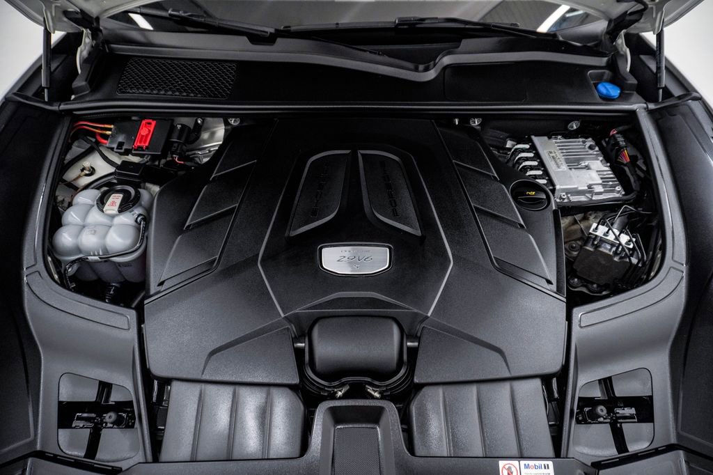 Certified 2023 Porsche Cayenne S image 29