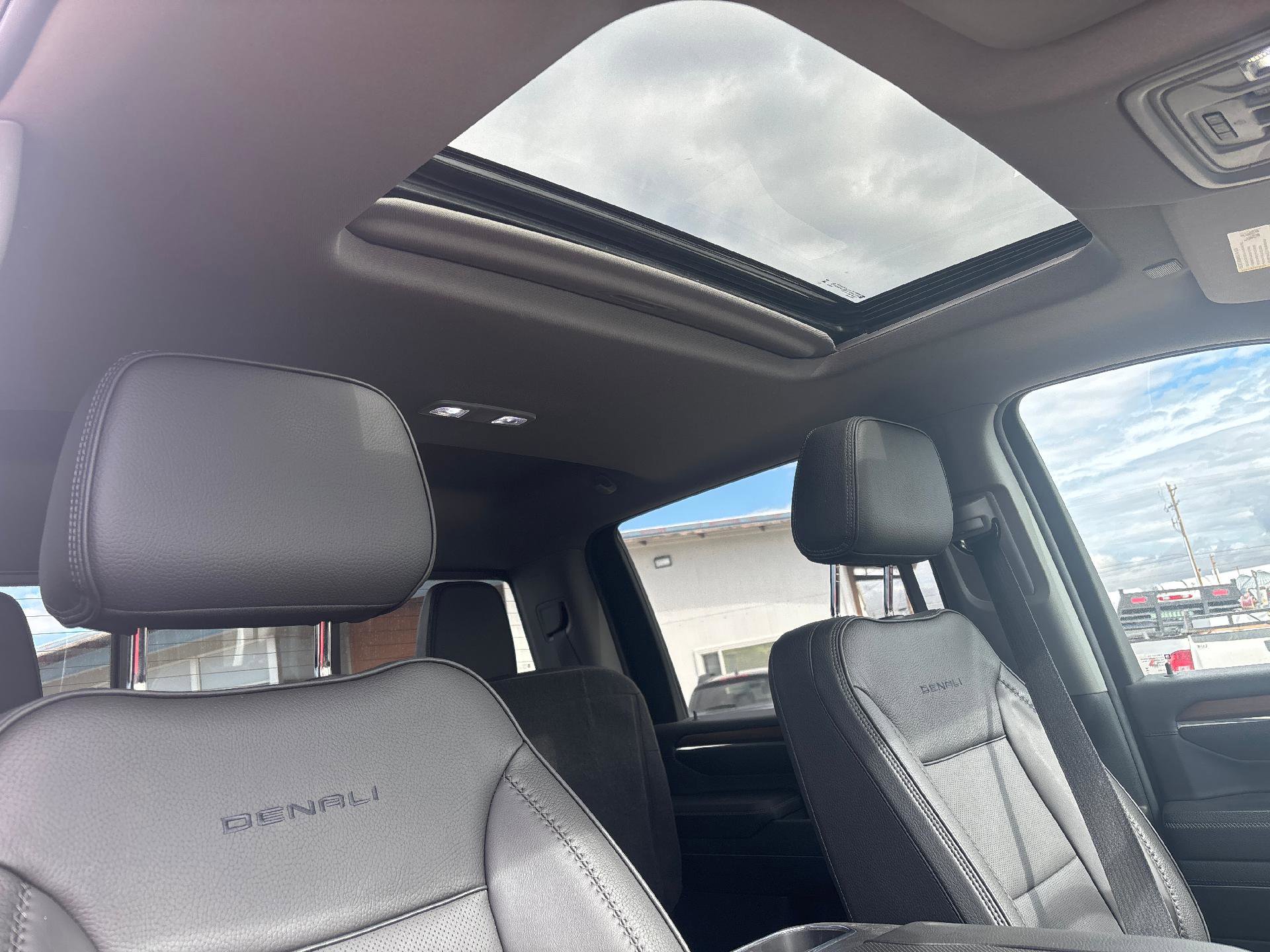 Used 2024 GMC Sierra 2500 Denali w/ Denali Reserve Package image 33