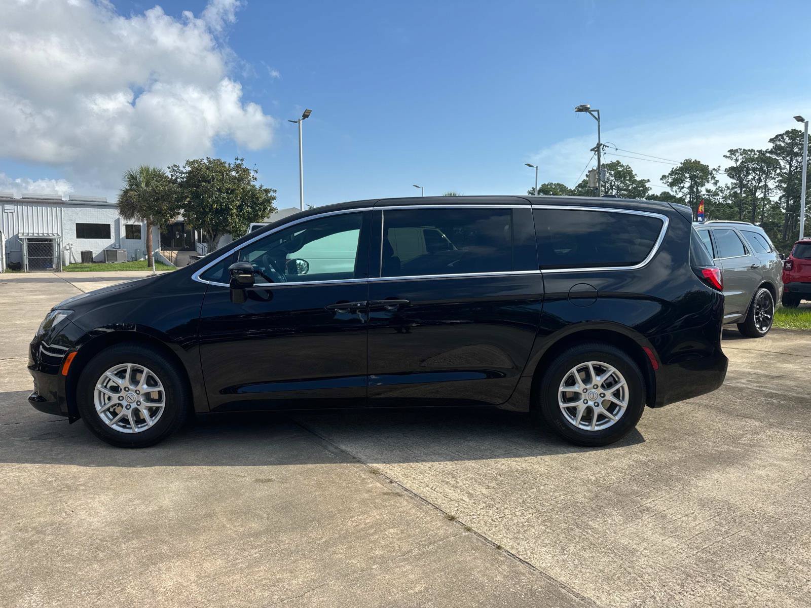 New 2026 Chrysler Voyager LX FWD image 6