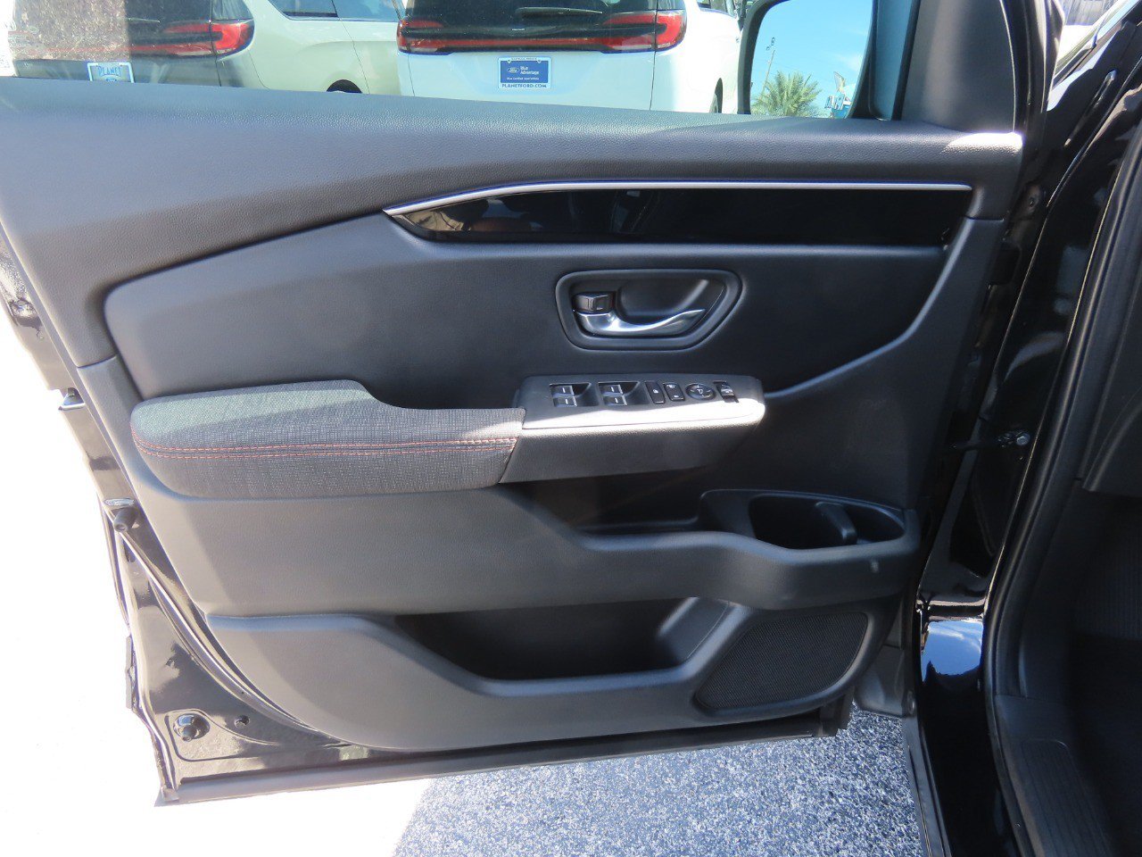 Used 2023 Honda Pilot Sport image 25