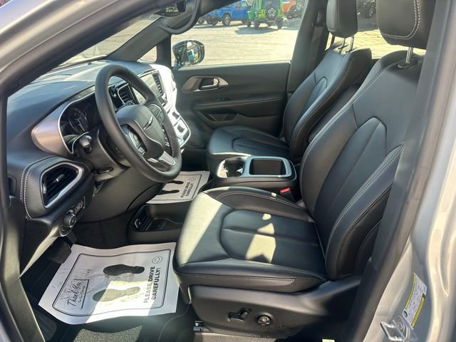 New 2026 Chrysler Pacifica Select image 27