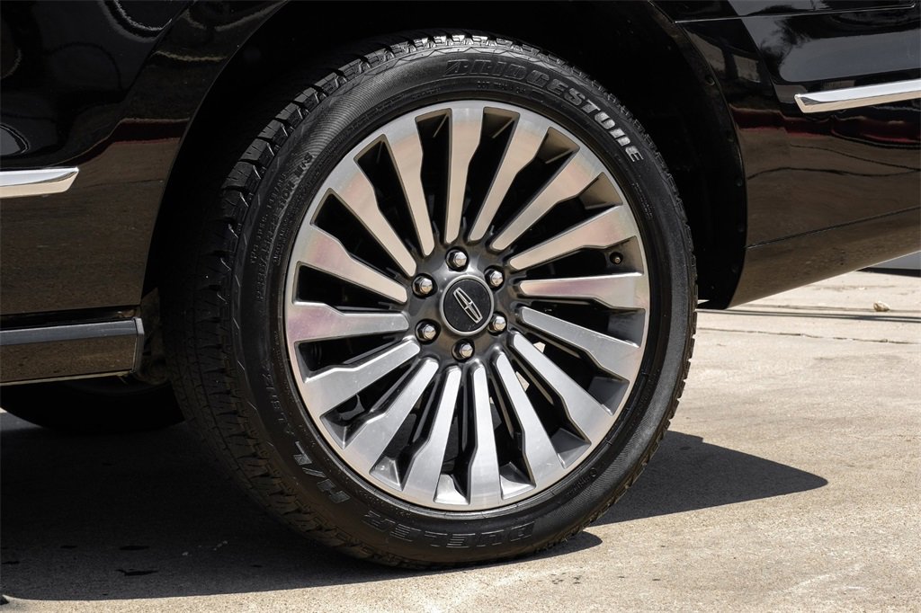 Used 2019 Lincoln Navigator Reserve image 64