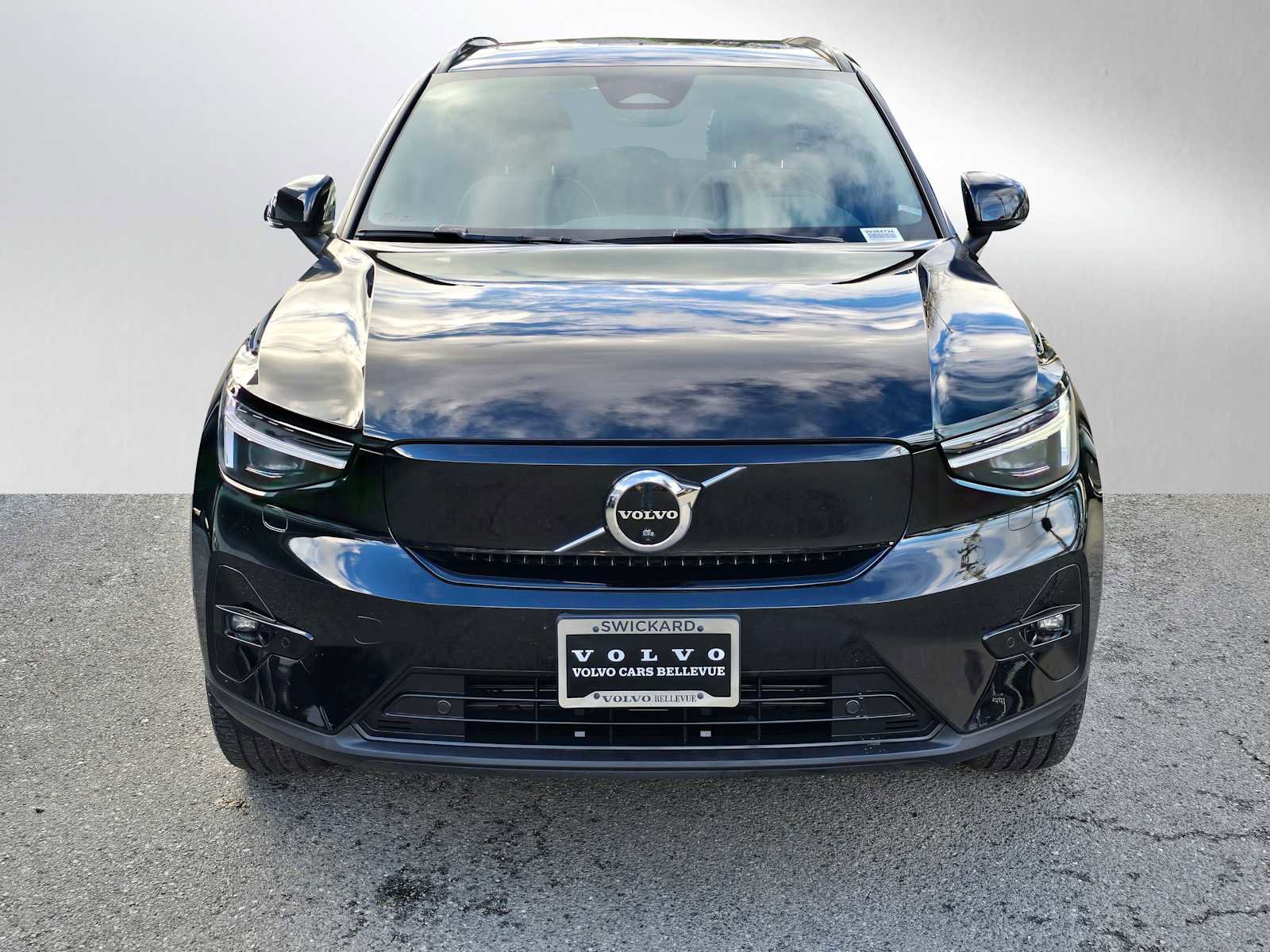 Used 2023 Volvo XC40 Recharge Ultimate w/ Protection Package Premier image 8