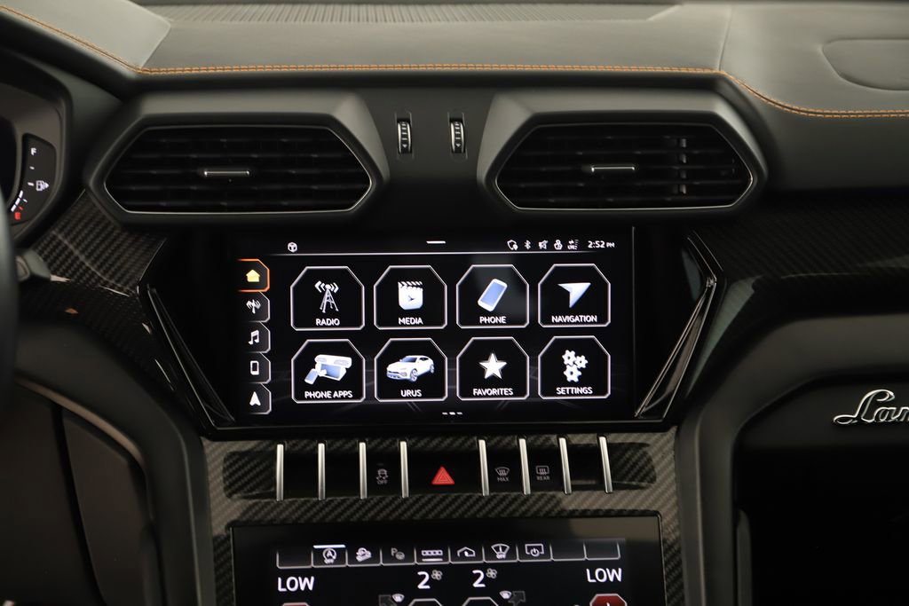 Used 2022 Lamborghini Urus image 19