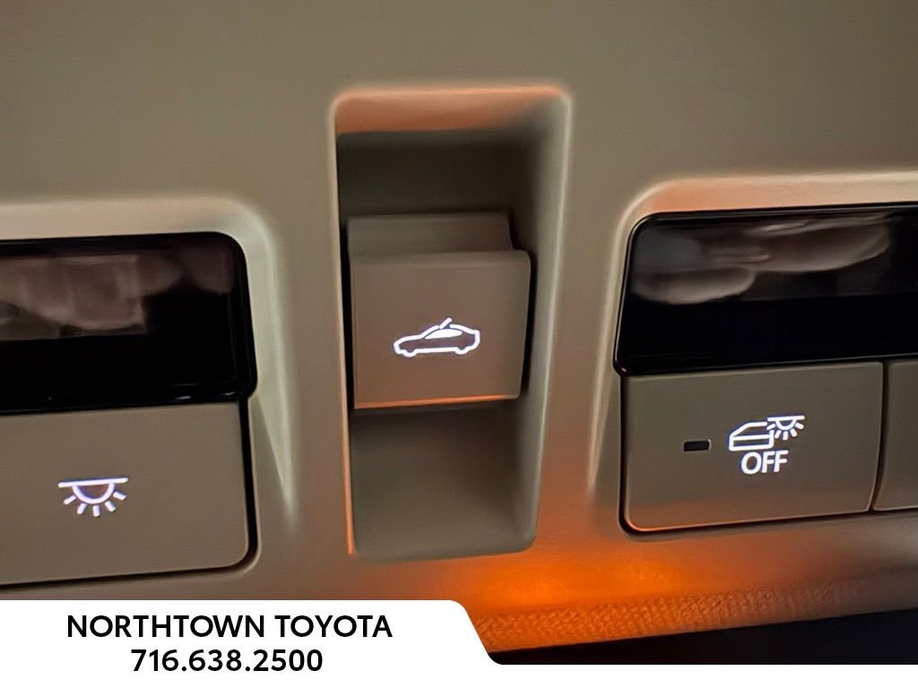 Used 2021 MAZDA CX-30 AWD 2.5 S w/ Premium Package image 22