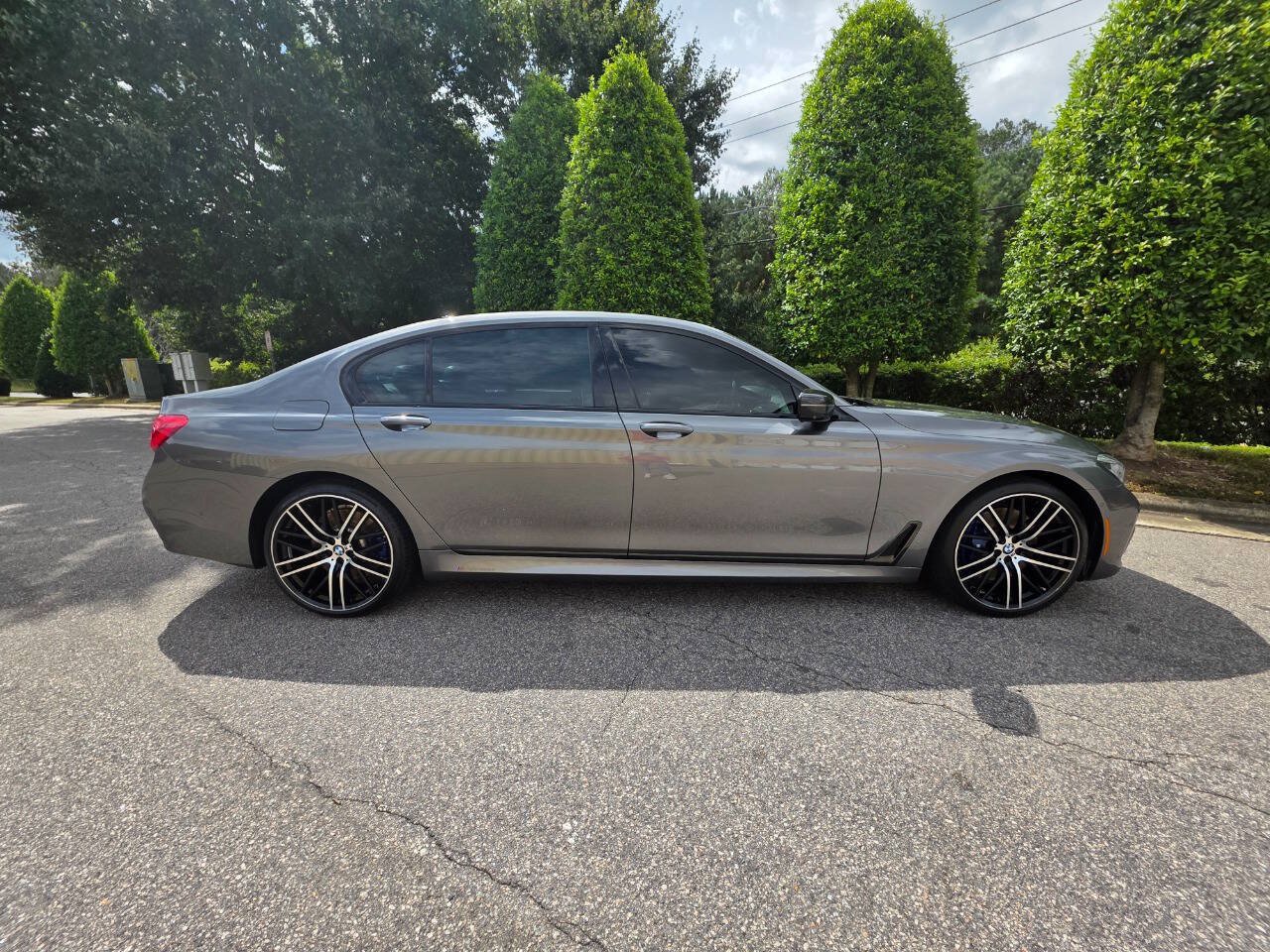 Used 2019 BMW 750i xDrive w/ Executive Package AWD/4WD image 6