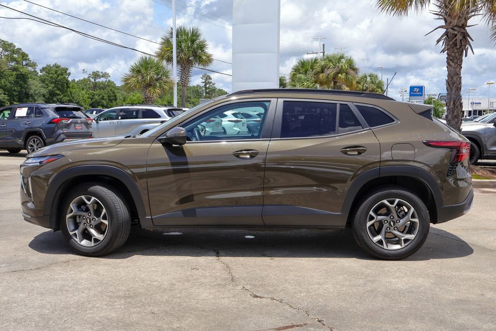 Used 2024 Chevrolet Trax LT w/ Driver Confidence Package FWD image 26