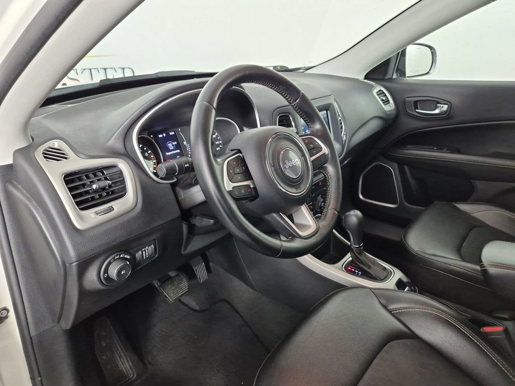 Used 2020 Jeep Compass Latitude FWD image 15