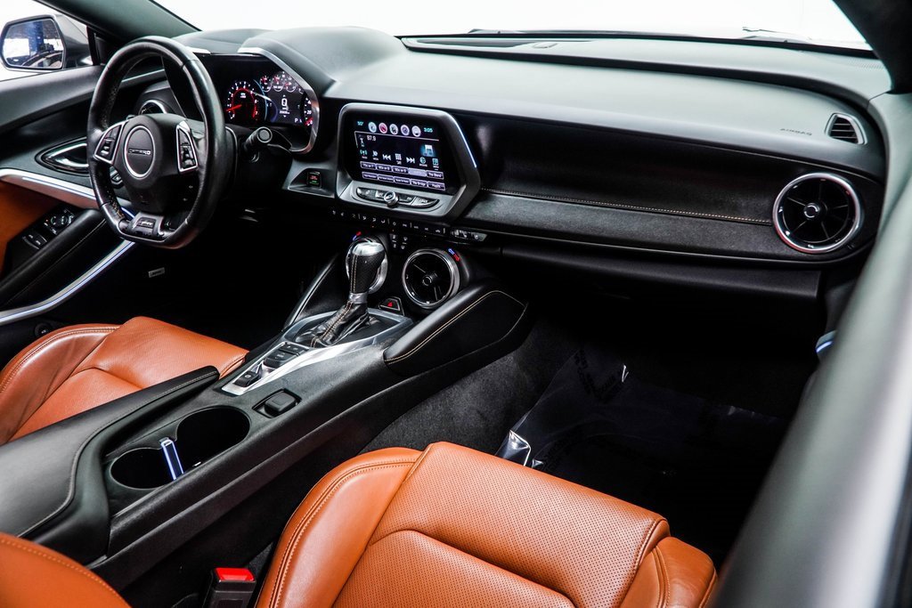 Used 2017 Chevrolet Camaro SS image 18