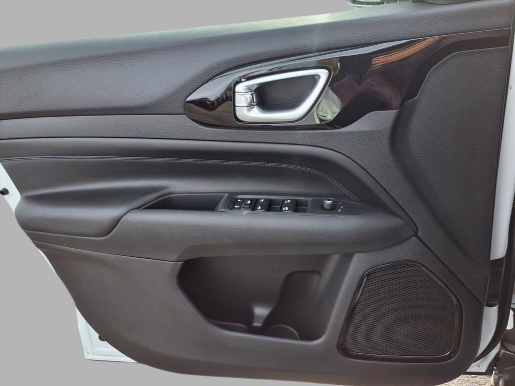 New 2026 Jeep Compass Latitude image 15