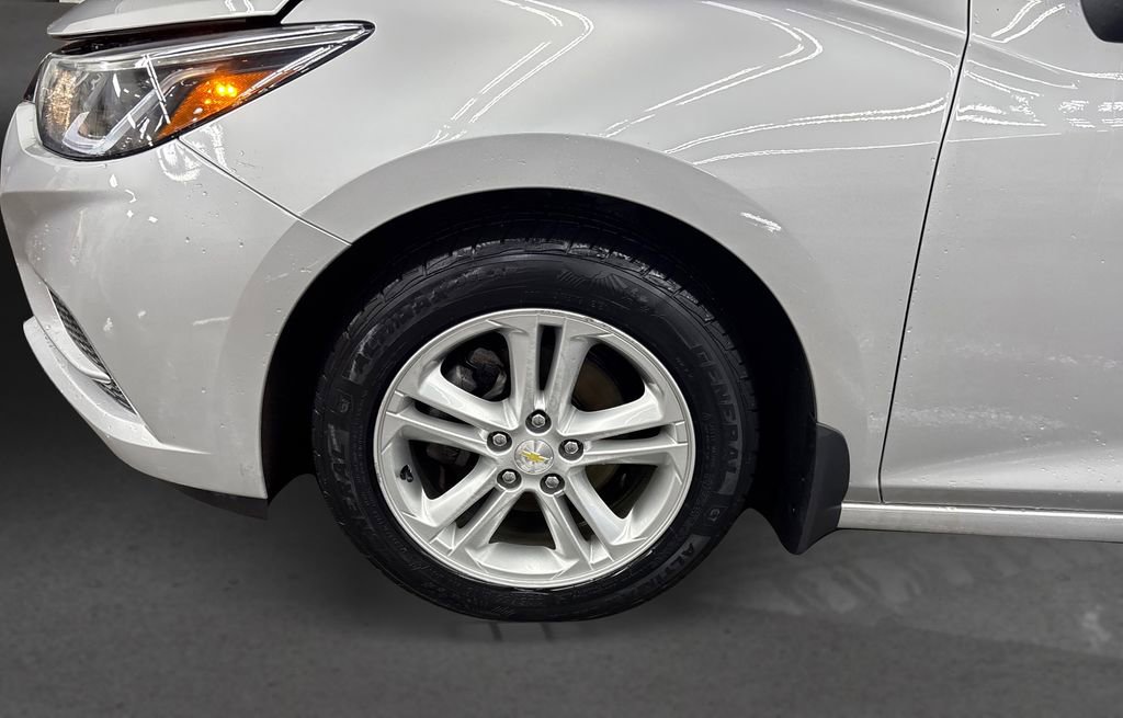 Used 2017 Chevrolet Cruze LT w/ Convenience Package image 12