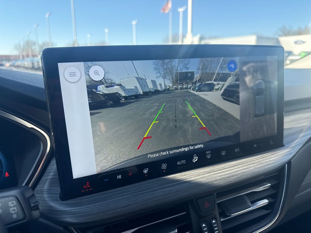 Used 2024 Ford Escape Platinum image 38