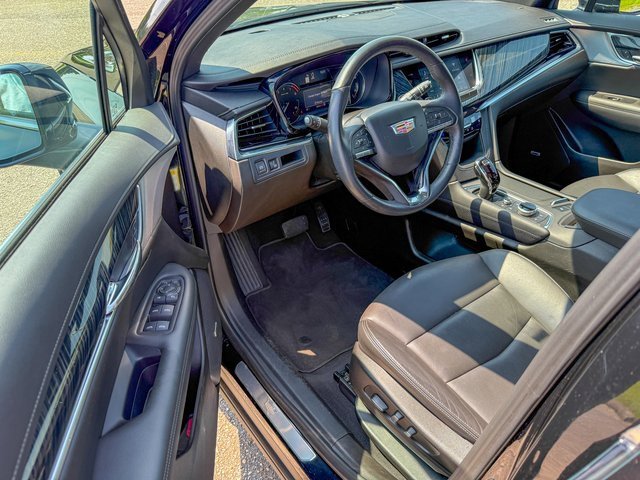 Used 2024 Cadillac XT6 Premium Luxury image 8