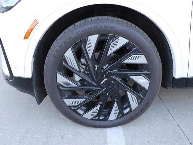 Used 2024 Lincoln Nautilus Reserve w/ Equipment Group 202A image 7