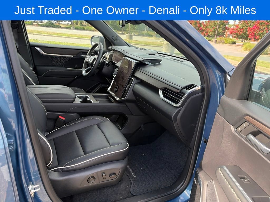 Used 2025 GMC Acadia Denali FWD image 16