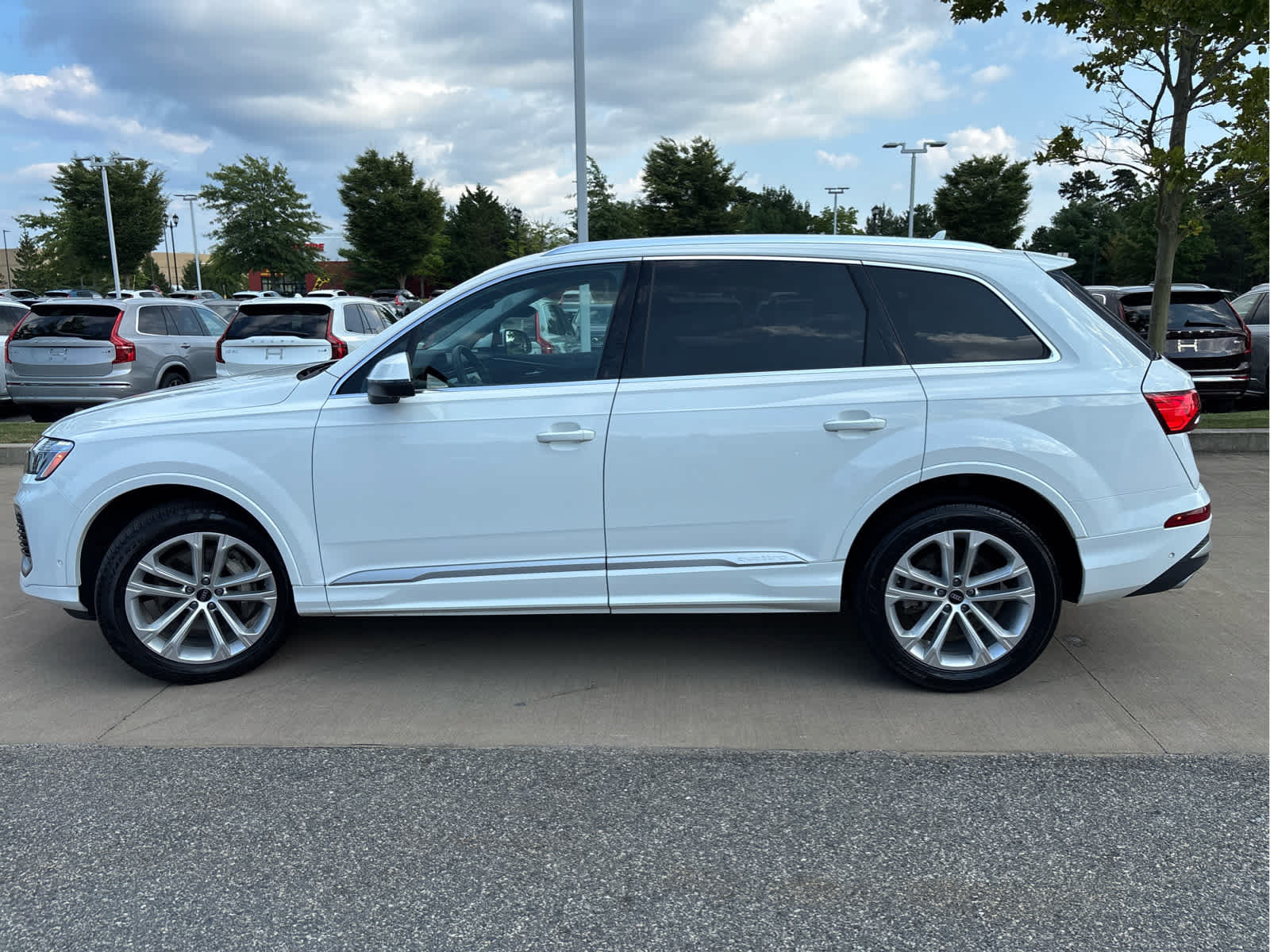 Used 2025 Audi Q7 3.0T Premium Plus AWD/4WD image 10