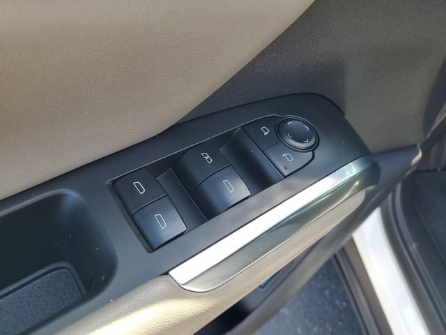 Certified 2025 Chevrolet Traverse LT FWD image 22