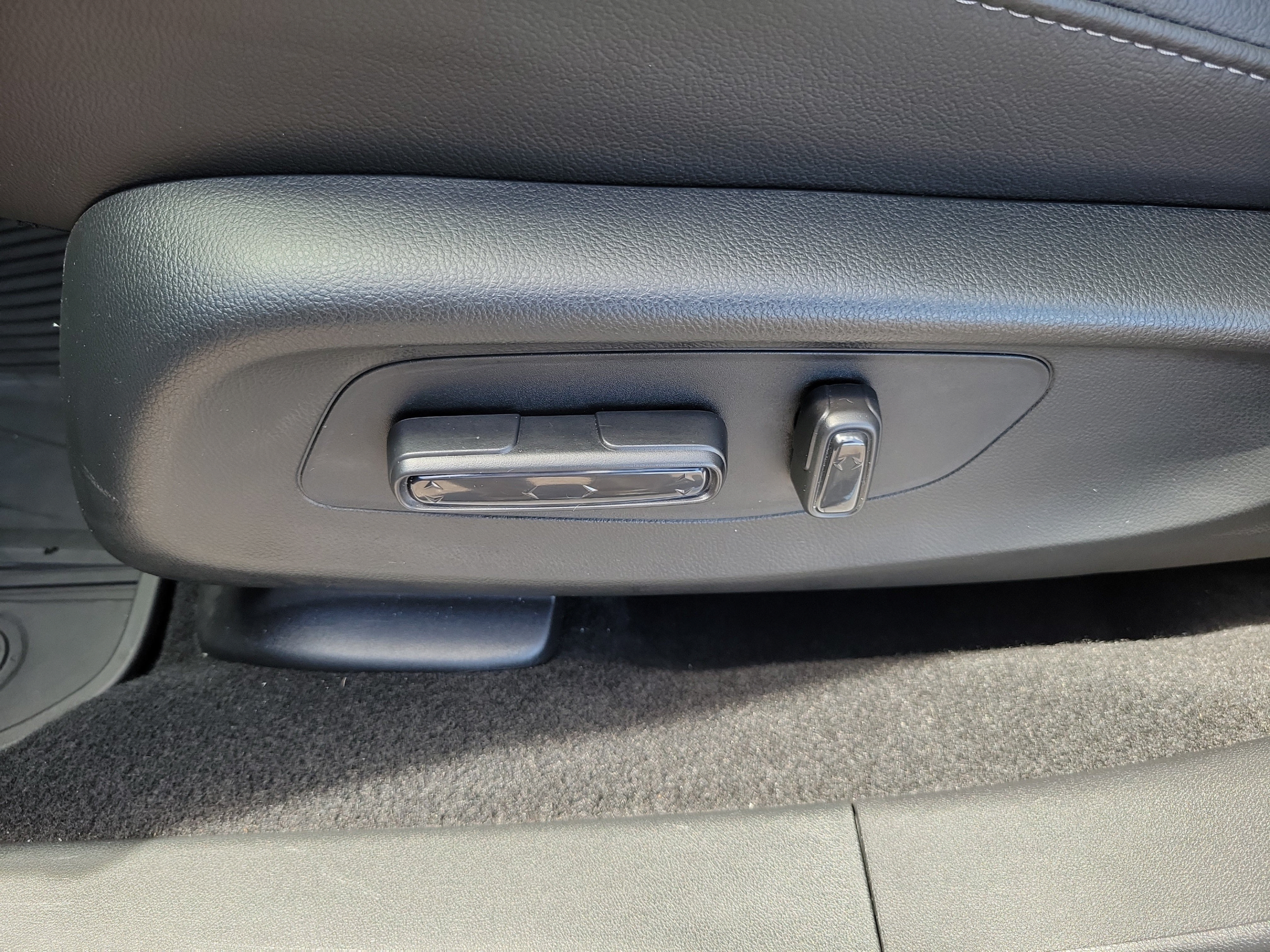 Certified 2026 Honda HR-V EX-L image 27