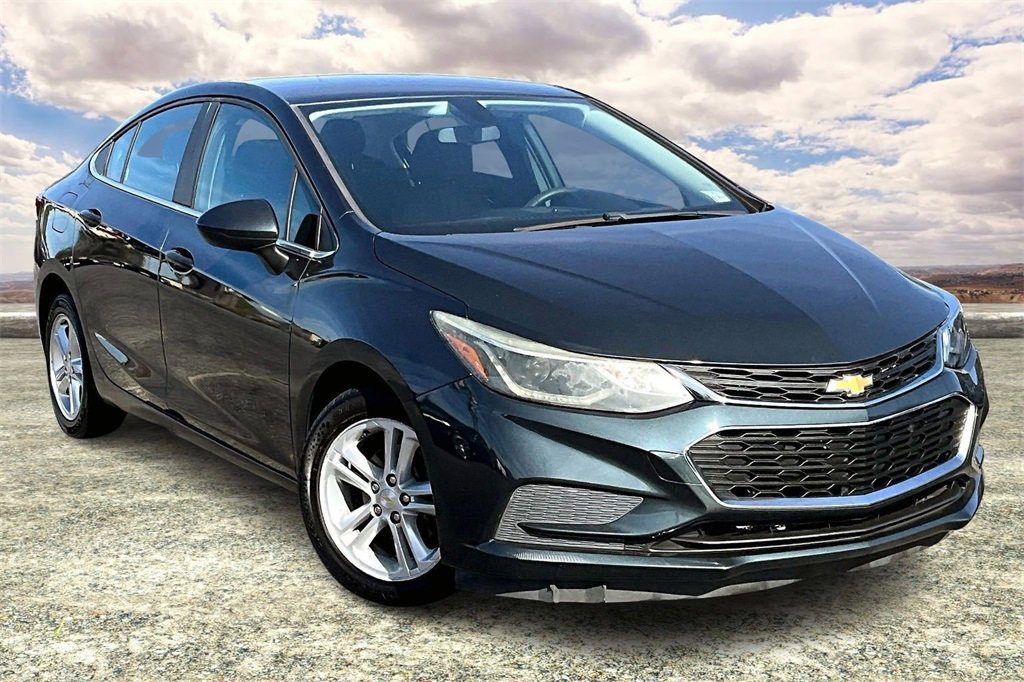Used 2017 Chevrolet Cruze LT