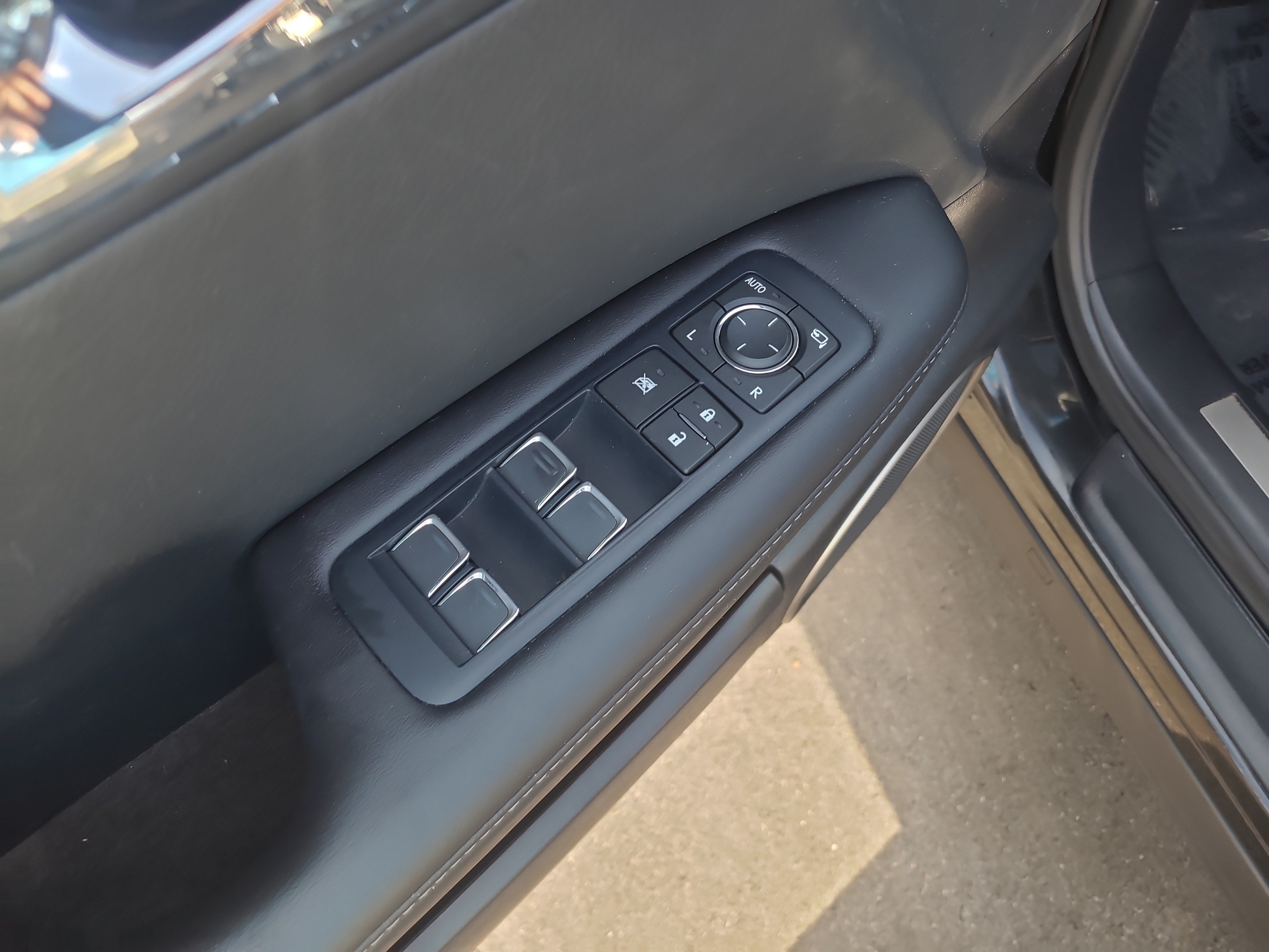Used 2018 Lexus RX 350L AWD image 13