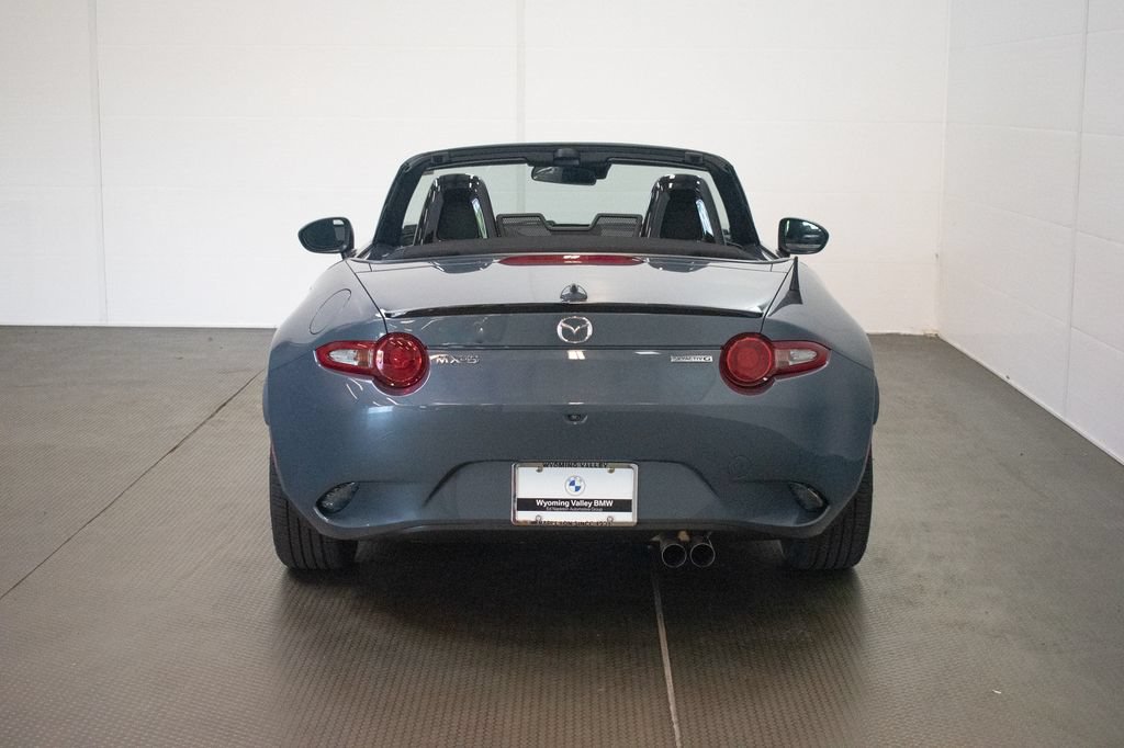 Used 2021 MAZDA MX-5 Miata Club RWD image 5